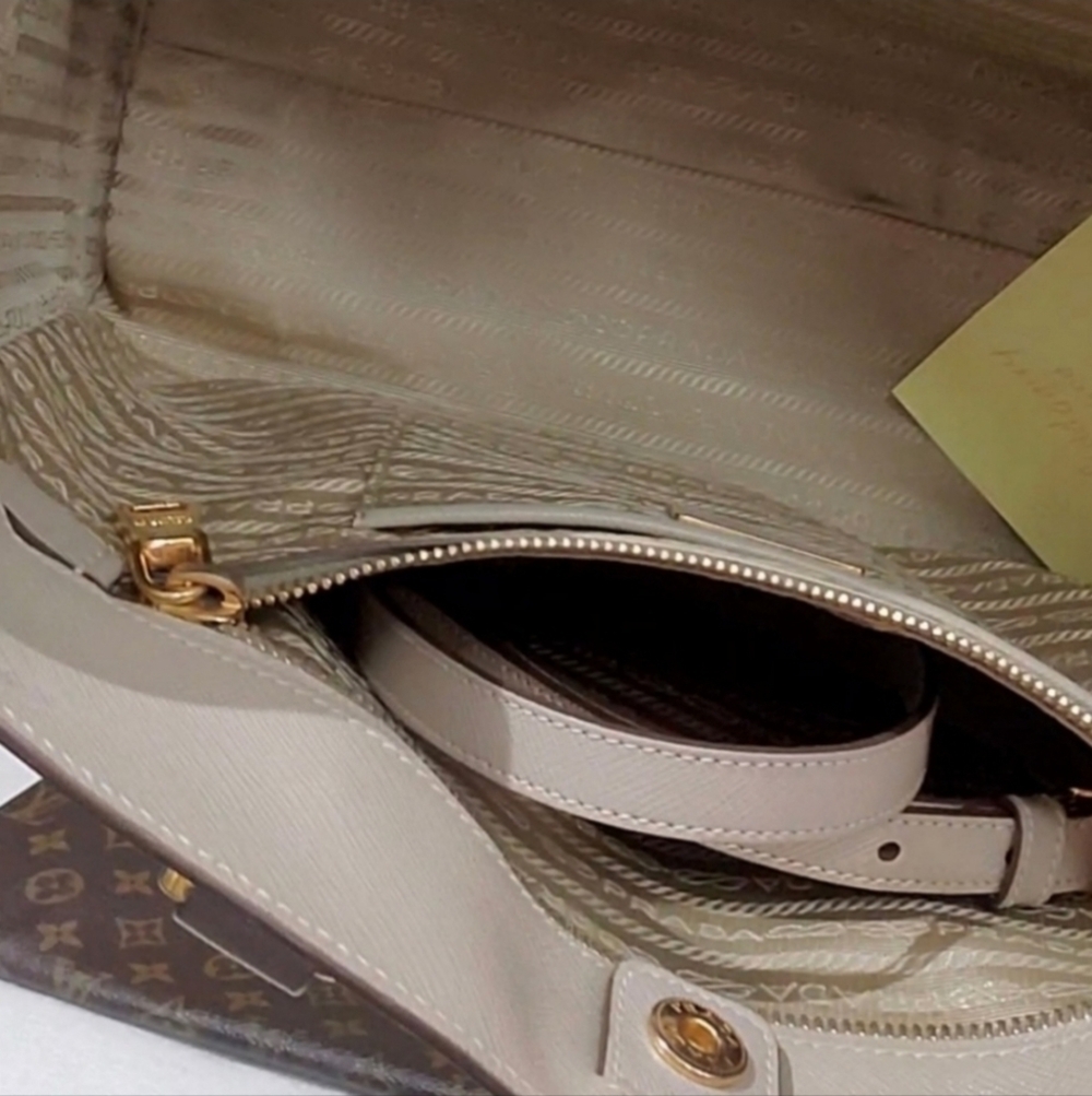 Authentic Prada Saffiano Lux Bicolour Tote Bag - Picture 5 of 13